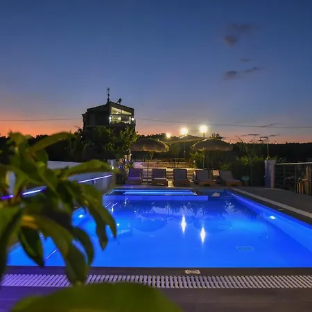 Hébergement de vacances Villabayviewcrete *